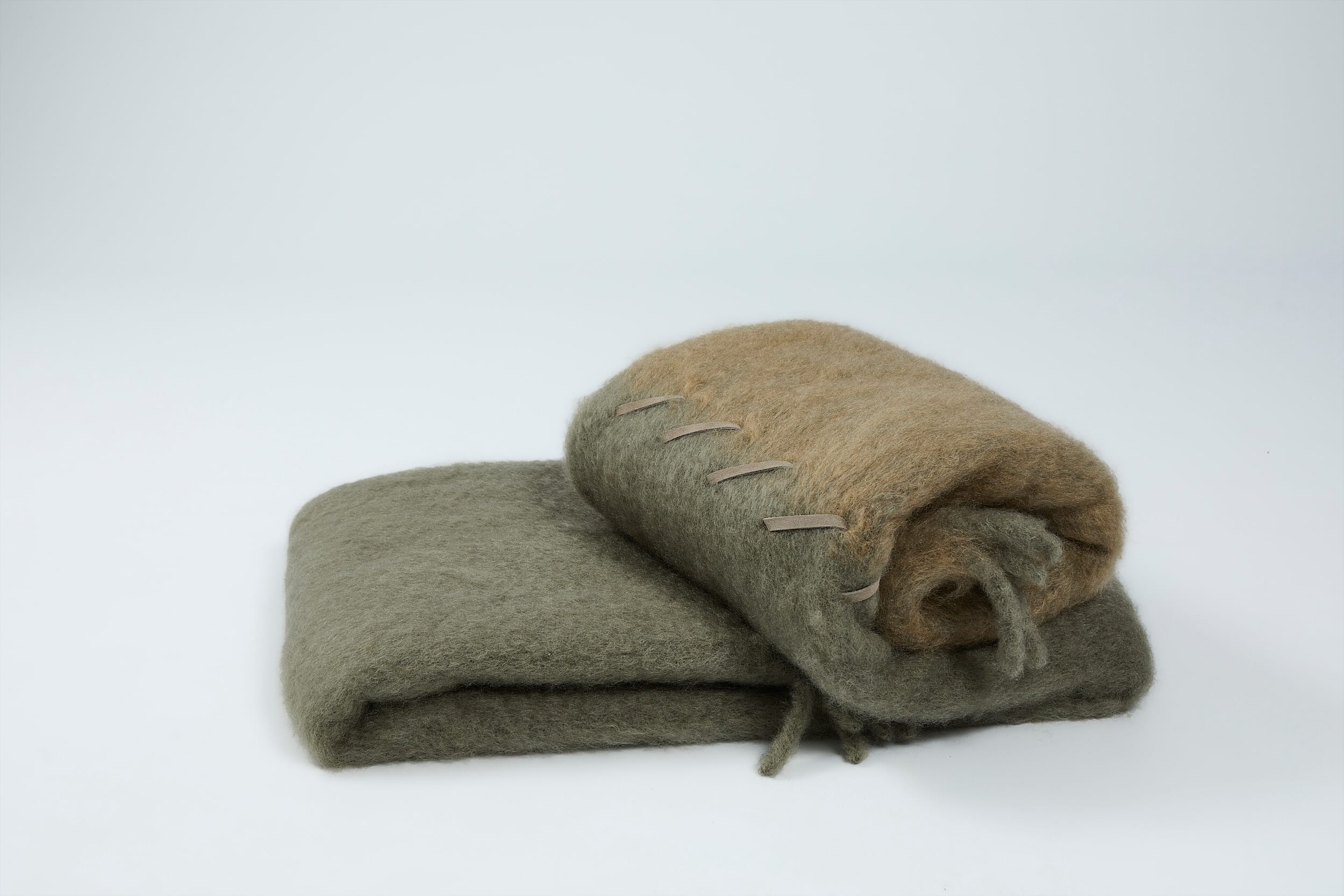 13/1/23 Stitching ST-35 Verde Bosque. Mantas Ezcaray, Ezcaray (La Rioja), Spain. Photo by James sturcke | sturcke.org