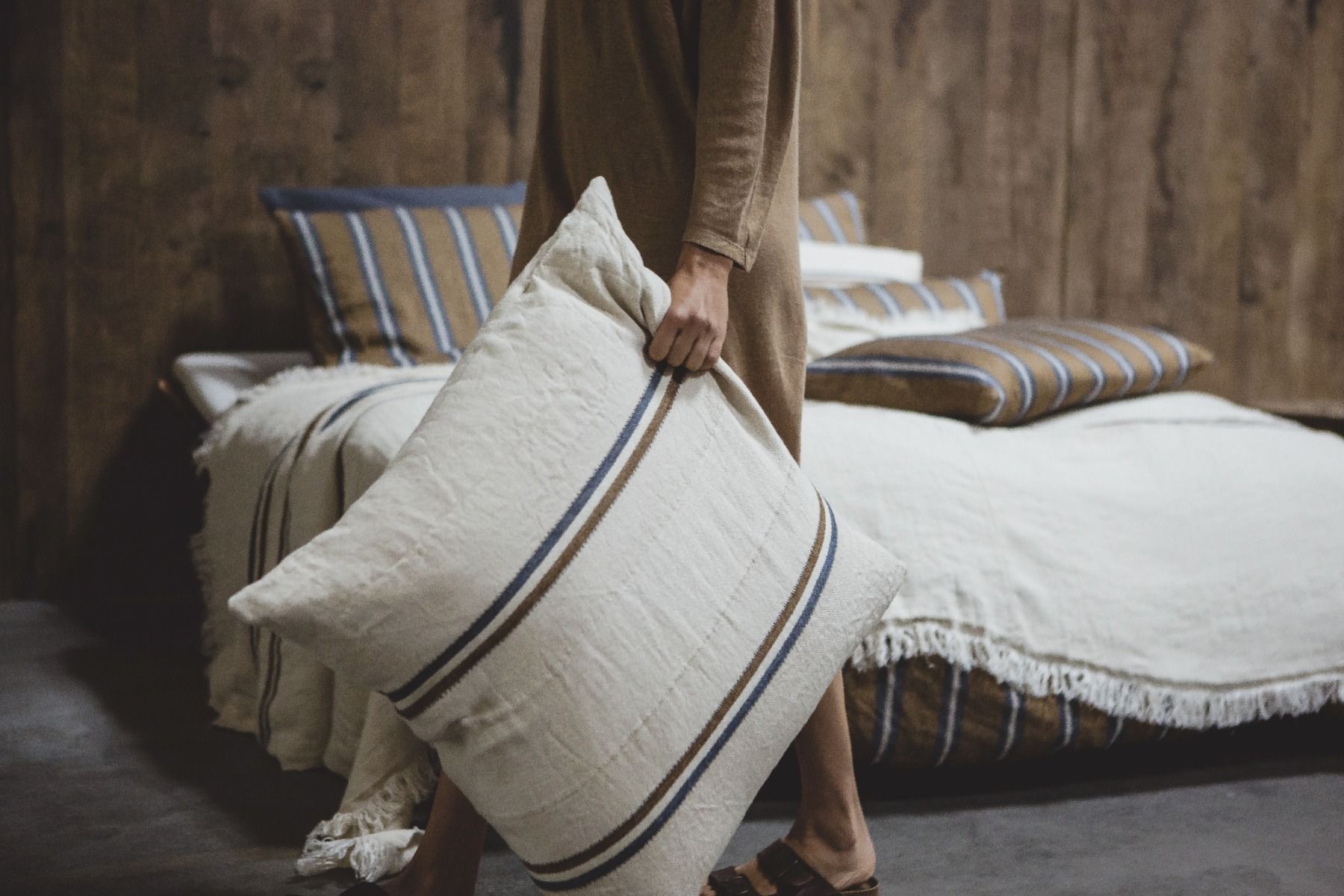 auburn-jan_2021-04_1_1 Funda de cojín a rayas AUBURN